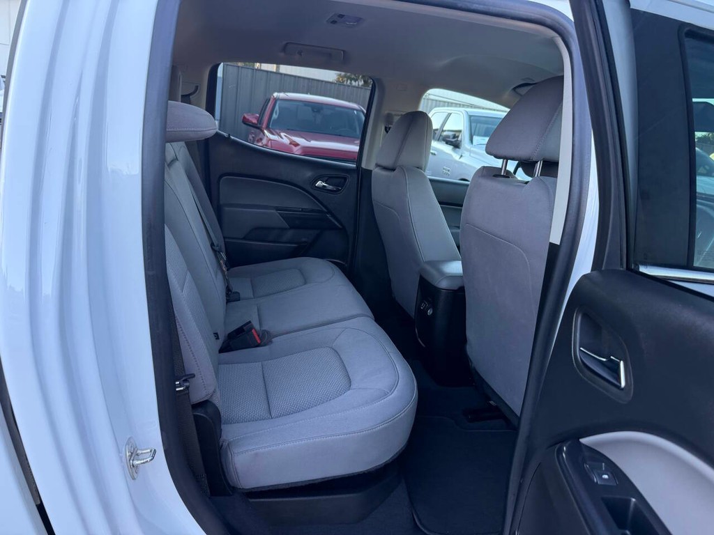 Chevrolet Colorado Vehicle Full-screen Gallery Image 15