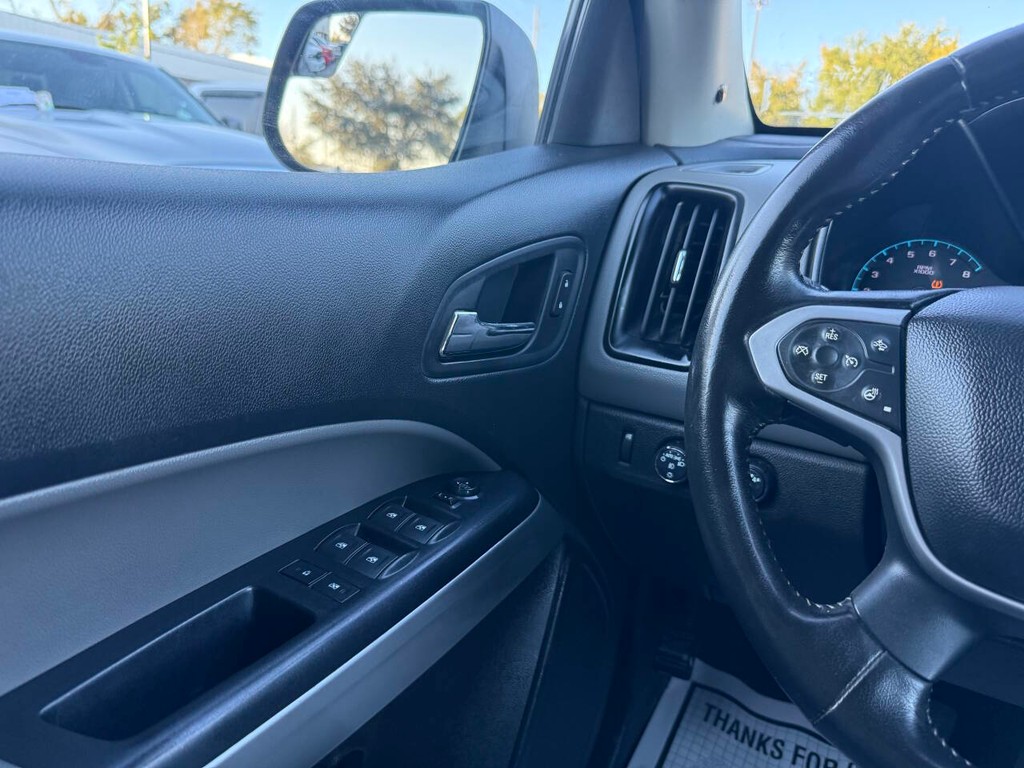 Chevrolet Colorado Vehicle Full-screen Gallery Image 30