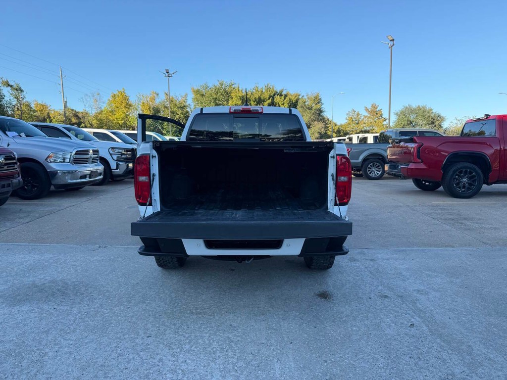 Chevrolet Colorado Vehicle Full-screen Gallery Image 37