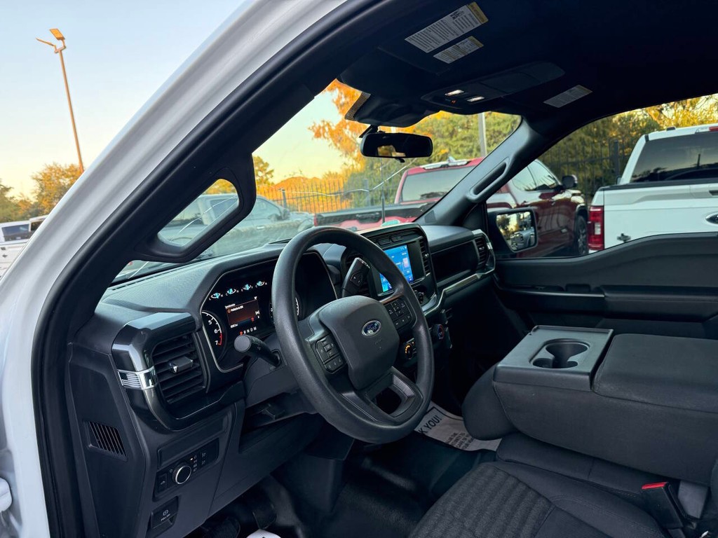 Ford F-150 Vehicle Full-screen Gallery Image 06