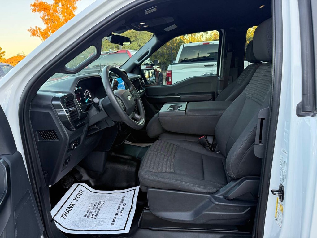 Ford F-150 Vehicle Full-screen Gallery Image 07