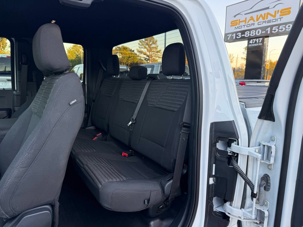 Ford F-150 Vehicle Full-screen Gallery Image 12