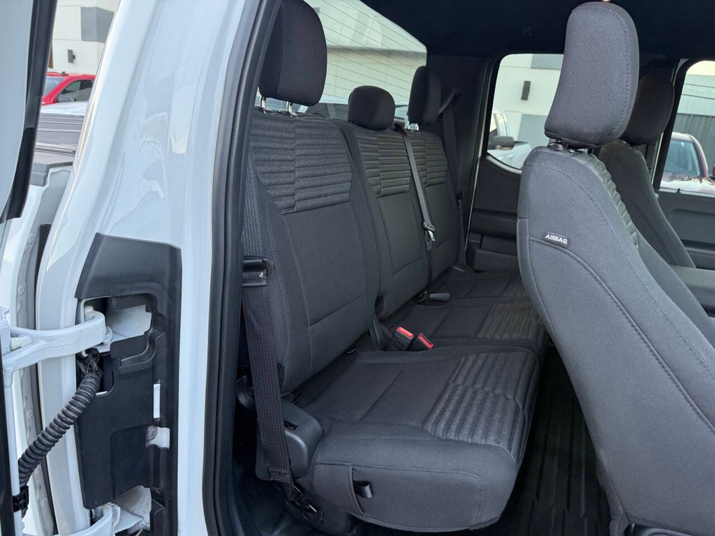 Ford F-150 Vehicle Full-screen Gallery Image 14