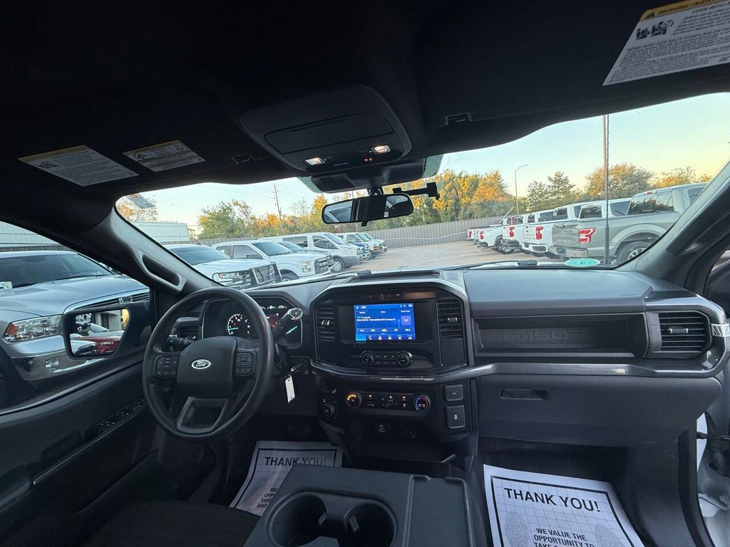 Ford F-150 Vehicle Full-screen Gallery Image 17