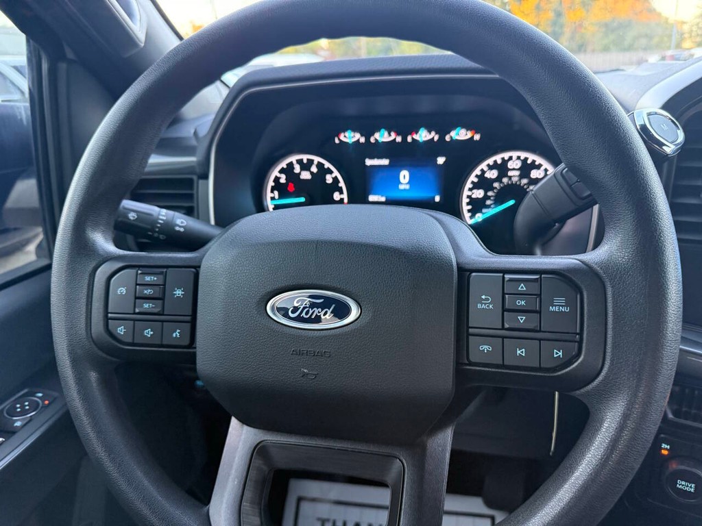 Ford F-150 Vehicle Full-screen Gallery Image 21
