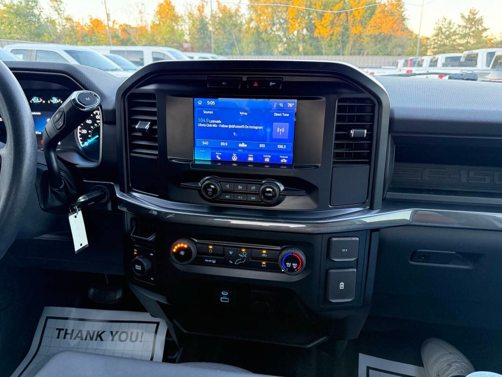 Ford F-150 Vehicle Full-screen Gallery Image 23