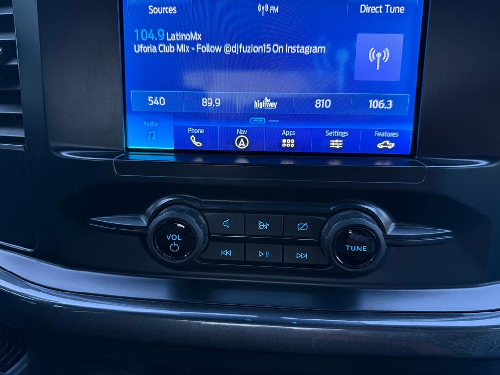 Ford F-150 Vehicle Full-screen Gallery Image 26