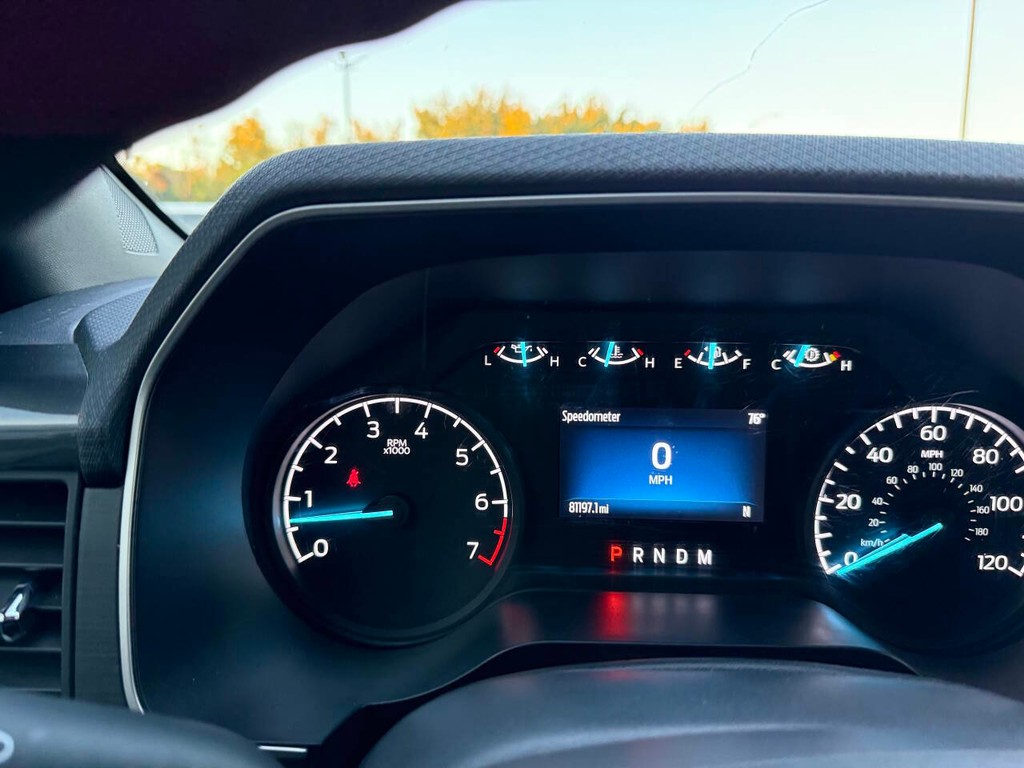 Ford F-150 Vehicle Full-screen Gallery Image 30