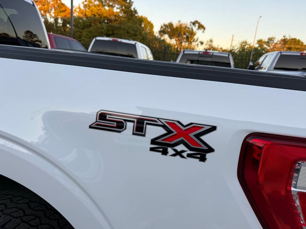 Ford F-150 Vehicle Full-screen Gallery Image 36