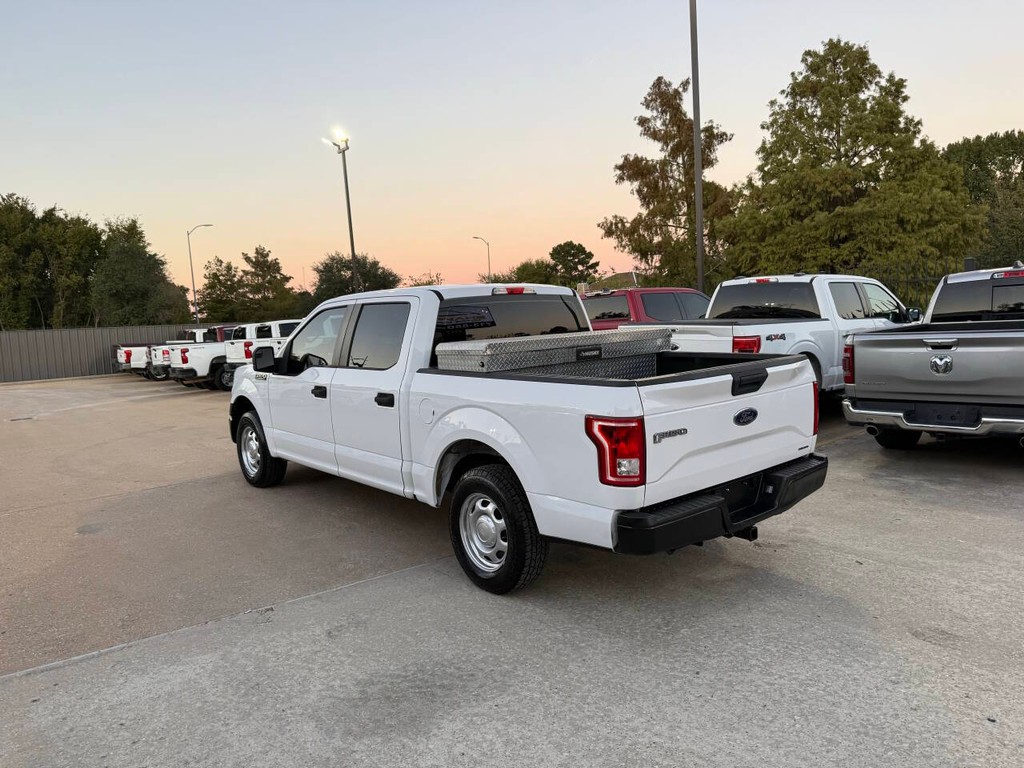 Ford F-150 Vehicle Full-screen Gallery Image 04