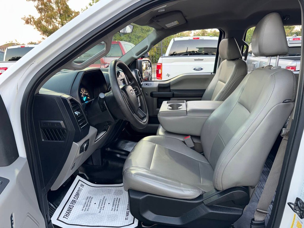 Ford F-150 Vehicle Full-screen Gallery Image 07