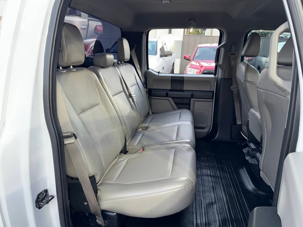 Ford F-150 Vehicle Full-screen Gallery Image 15