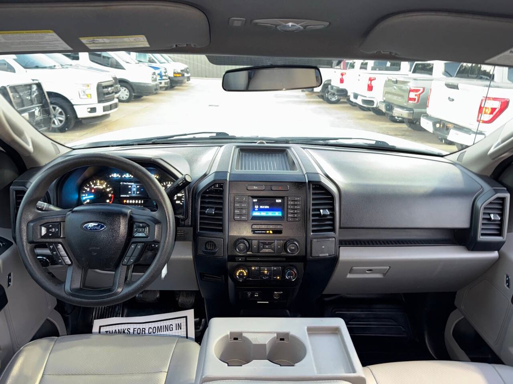 Ford F-150 Vehicle Full-screen Gallery Image 17