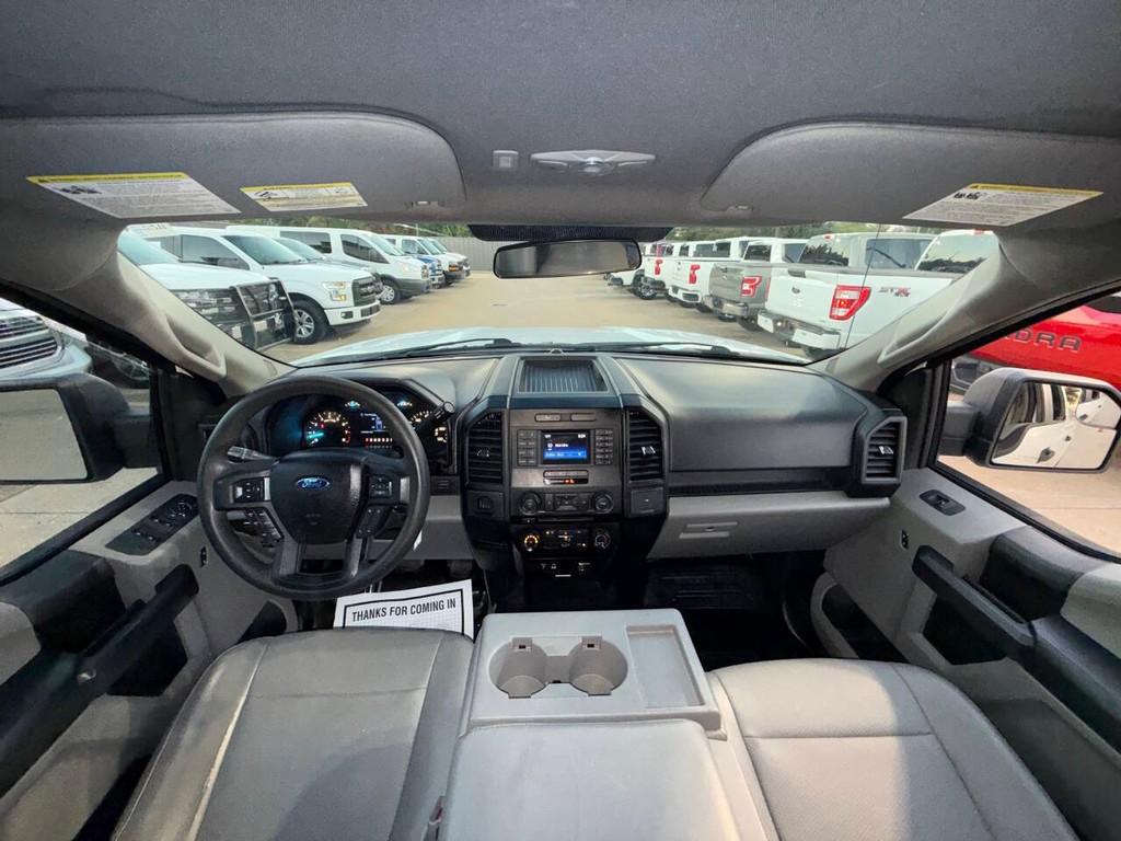 Ford F-150 Vehicle Full-screen Gallery Image 18