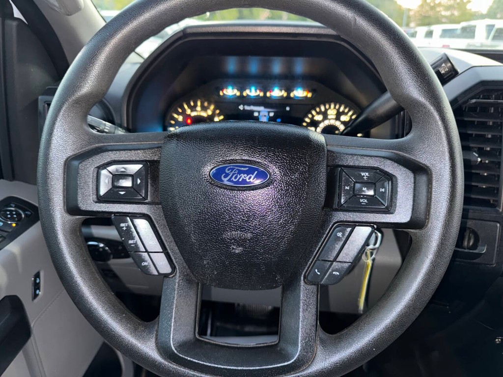 Ford F-150 Vehicle Full-screen Gallery Image 23