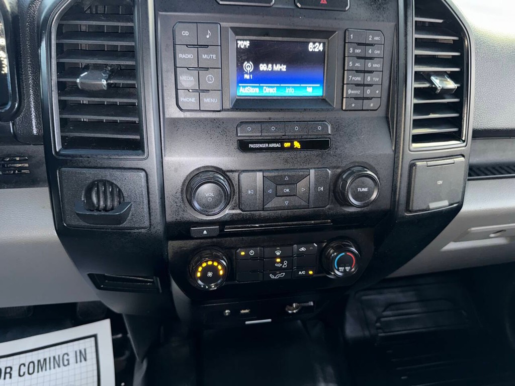 Ford F-150 Vehicle Full-screen Gallery Image 26