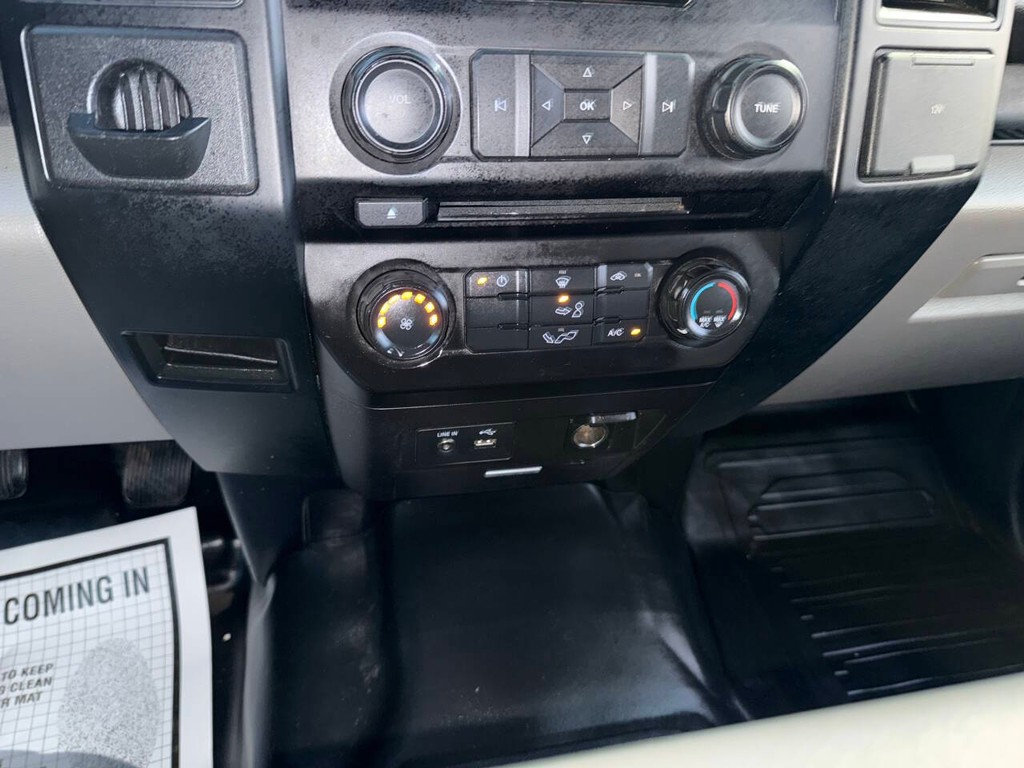 Ford F-150 Vehicle Full-screen Gallery Image 27