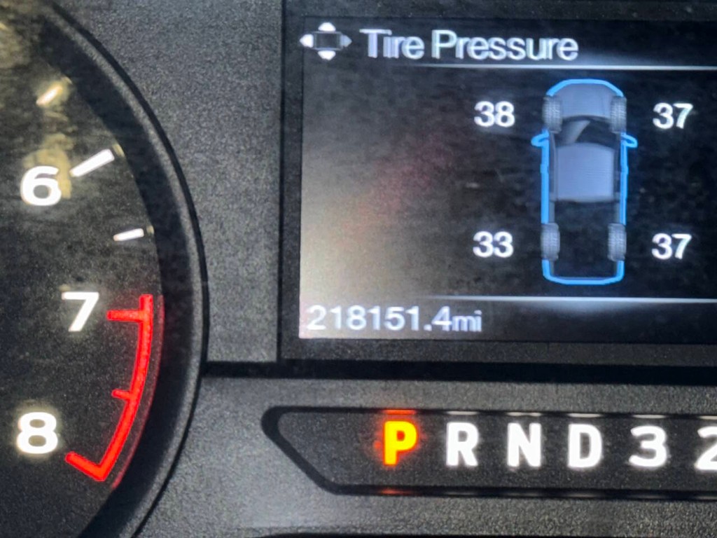 Ford F-150 Vehicle Full-screen Gallery Image 31