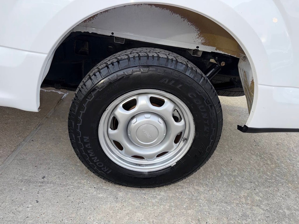 Ford F-150 Vehicle Full-screen Gallery Image 34