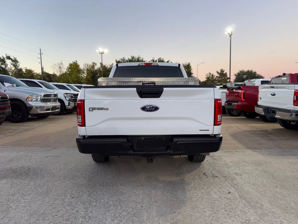 Ford F-150 Vehicle Full-screen Gallery Image 37