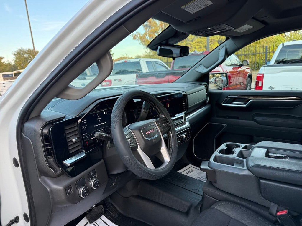 GMC Sierra 1500 Vehicle Full-screen Gallery Image 06