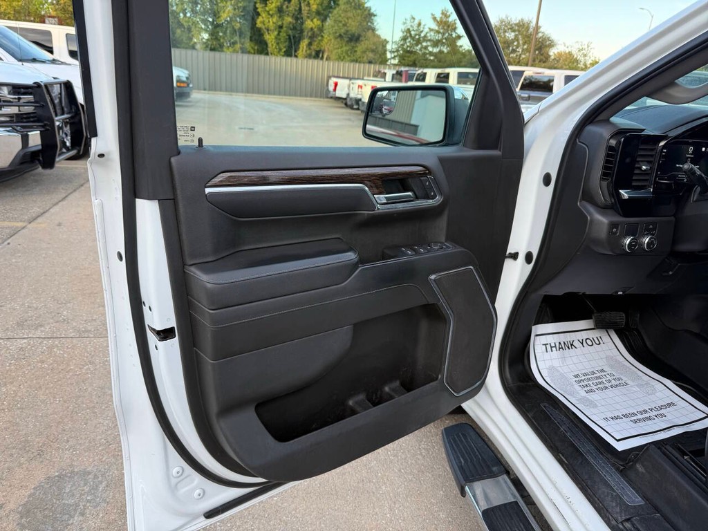 GMC Sierra 1500 Vehicle Full-screen Gallery Image 07