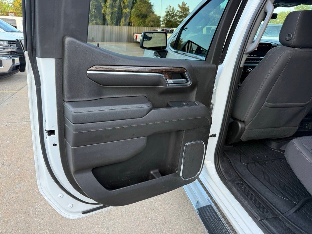 GMC Sierra 1500 Vehicle Full-screen Gallery Image 14