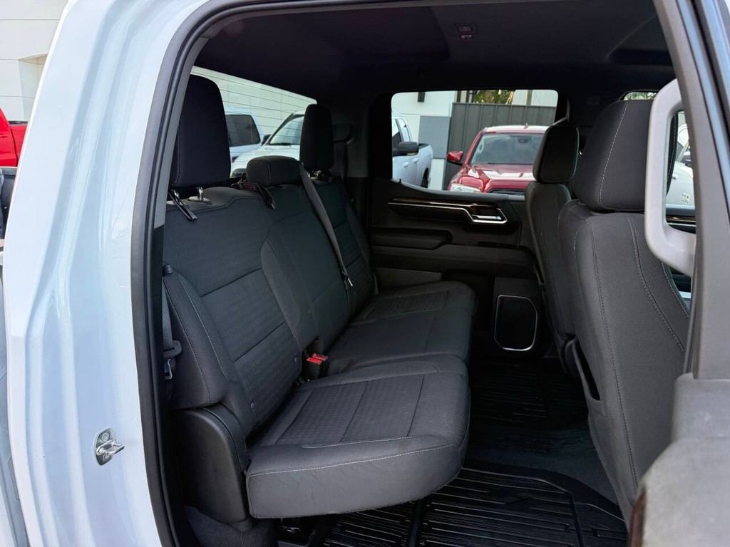 GMC Sierra 1500 Vehicle Full-screen Gallery Image 15