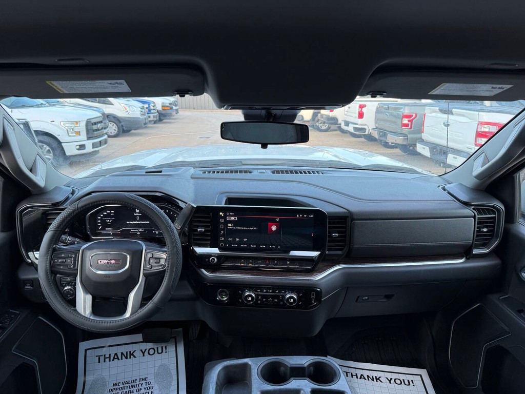 GMC Sierra 1500 Vehicle Full-screen Gallery Image 17