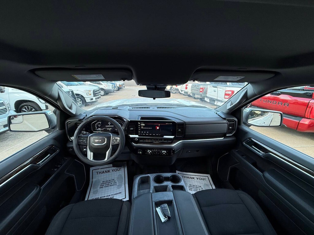 GMC Sierra 1500 Vehicle Full-screen Gallery Image 18