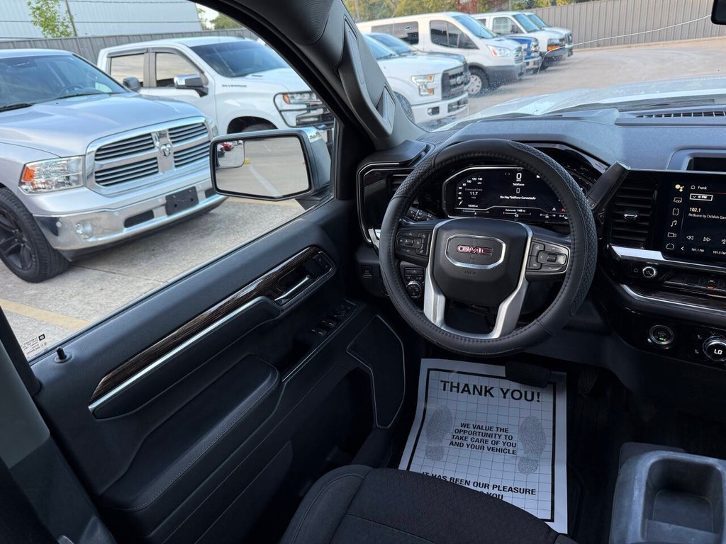GMC Sierra 1500 Vehicle Full-screen Gallery Image 19