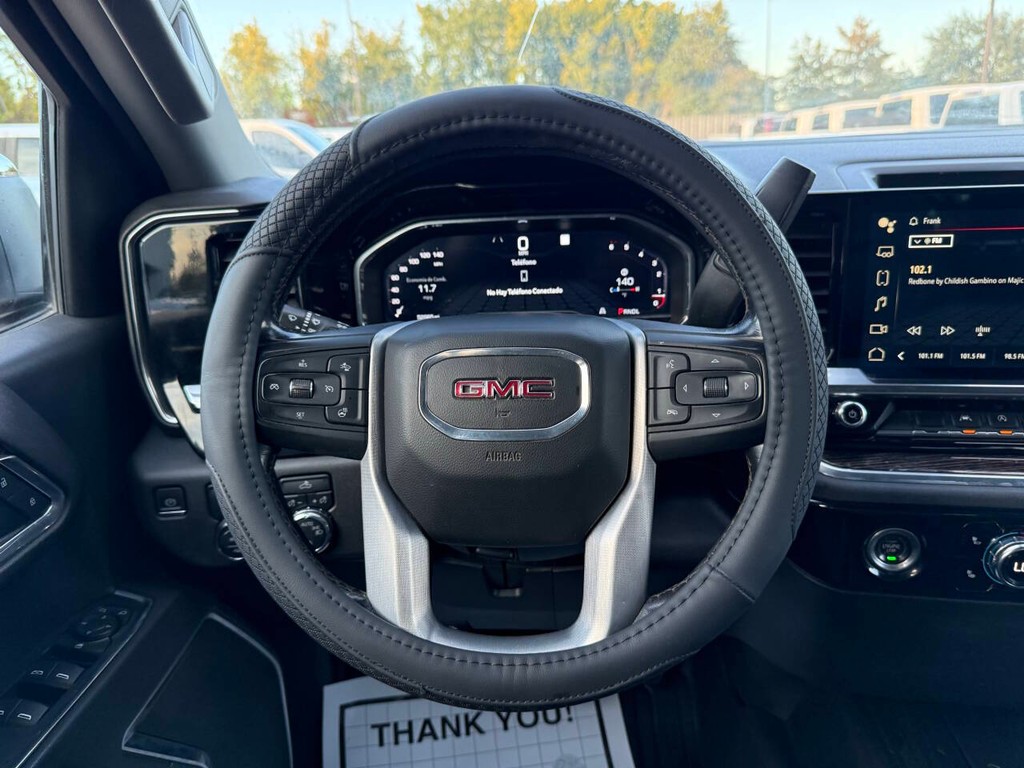 GMC Sierra 1500 Vehicle Full-screen Gallery Image 22