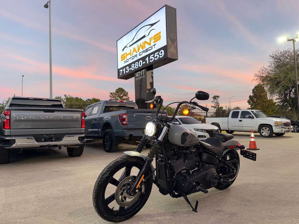 Harley-Davidson FXBBS STREET BO Vehicle Full-screen Gallery Image 07