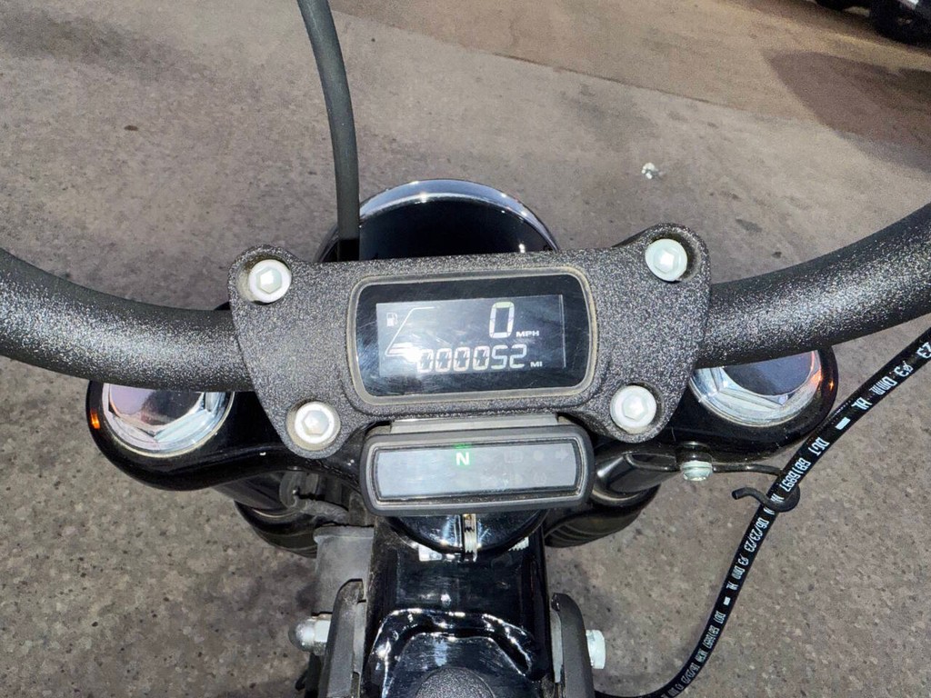 Harley-Davidson FXBBS STREET BO Vehicle Full-screen Gallery Image 09