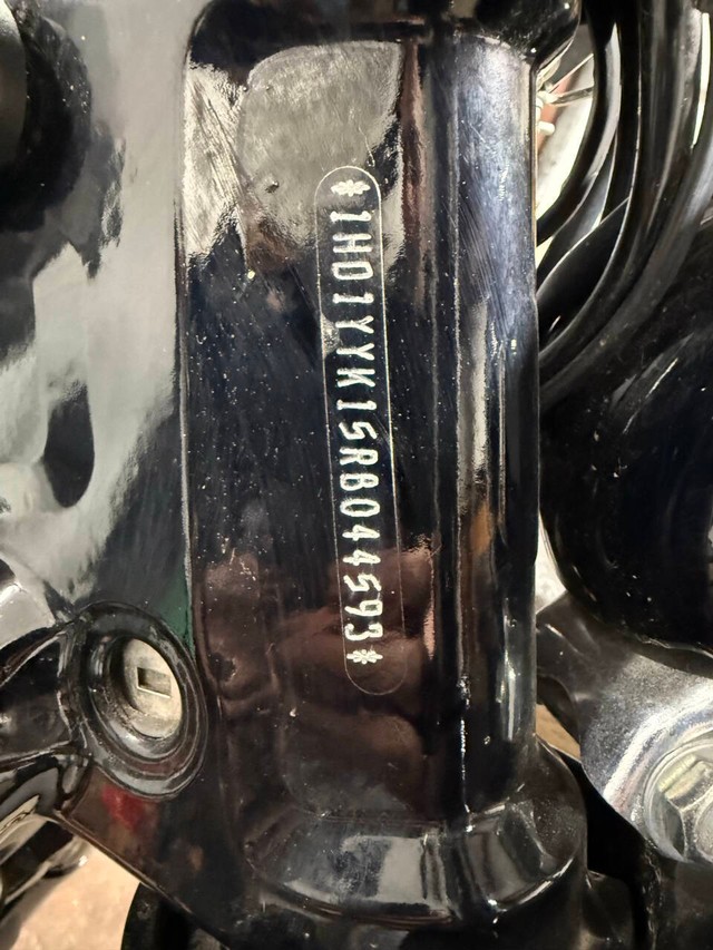 Harley-Davidson FXBBS STREET BO Vehicle Full-screen Gallery Image 16