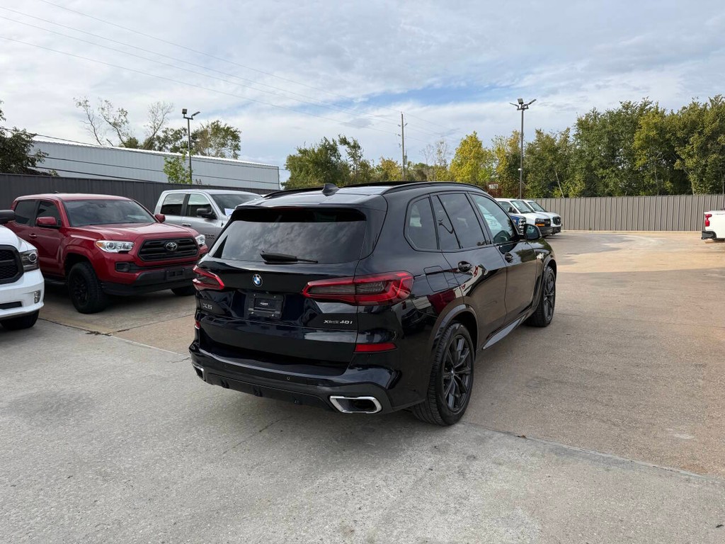 BMW X5 Vehicle Full-screen Gallery Image 05