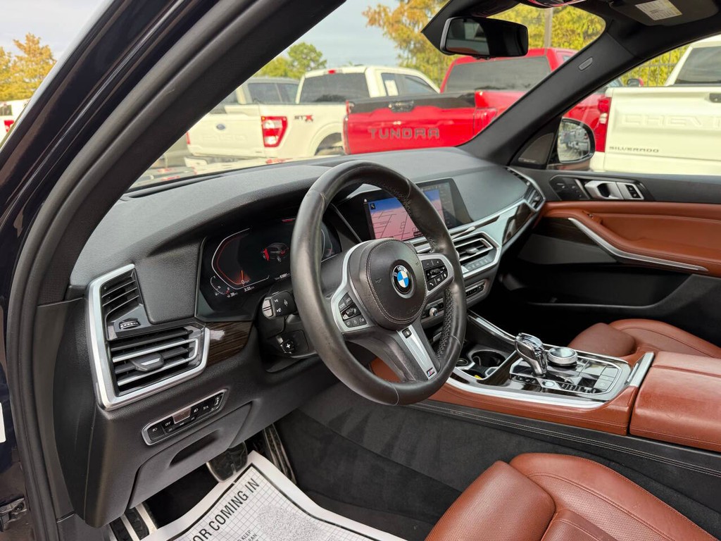 BMW X5 Vehicle Full-screen Gallery Image 06