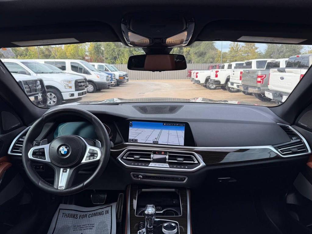 BMW X5 Vehicle Full-screen Gallery Image 17