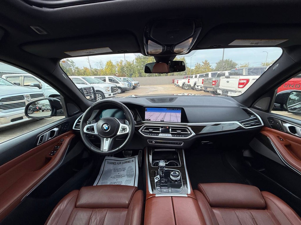 BMW X5 Vehicle Full-screen Gallery Image 18