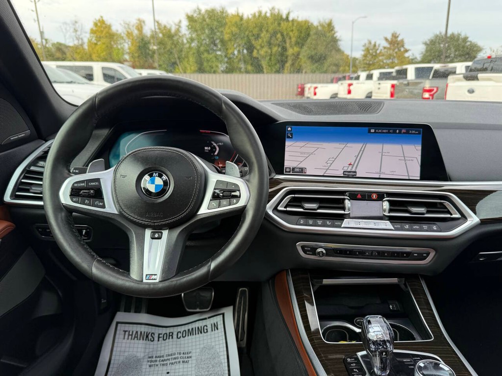 BMW X5 Vehicle Full-screen Gallery Image 21