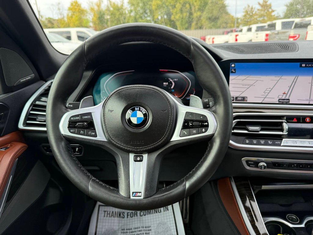 BMW X5 Vehicle Full-screen Gallery Image 22