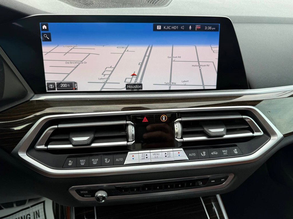 BMW X5 Vehicle Full-screen Gallery Image 27