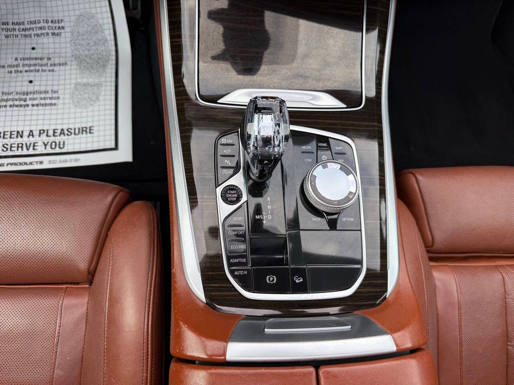 BMW X5 Vehicle Full-screen Gallery Image 29