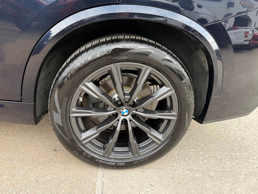 BMW X5 Vehicle Full-screen Gallery Image 37