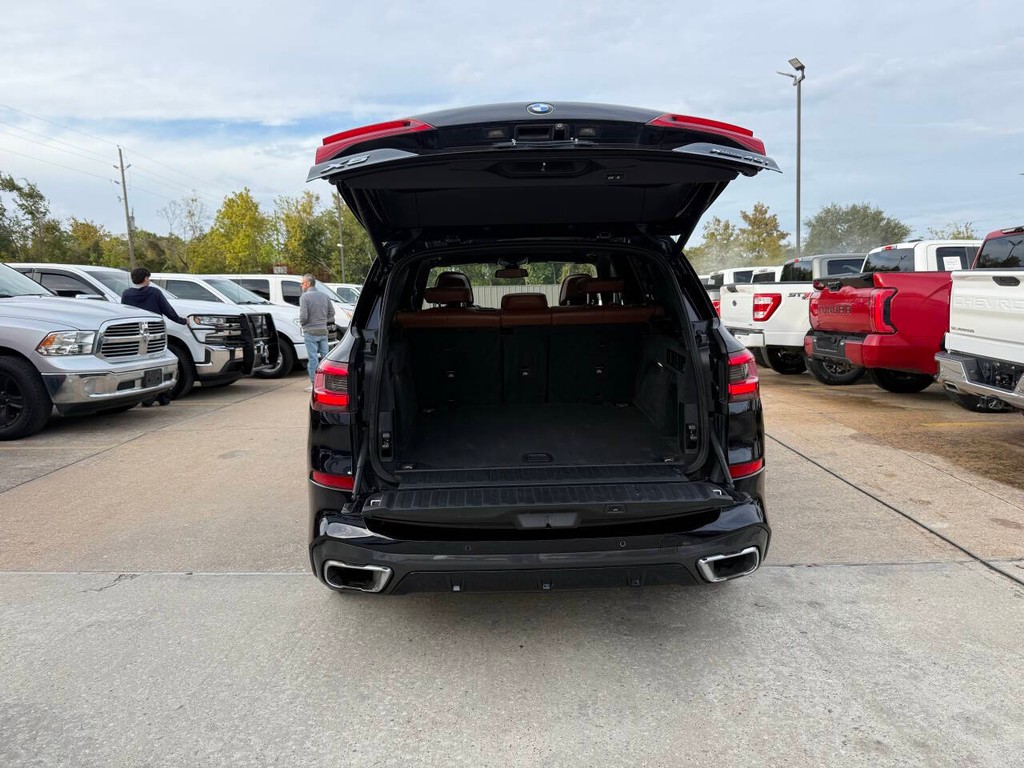 BMW X5 Vehicle Full-screen Gallery Image 38