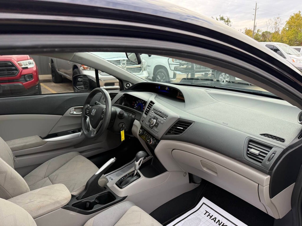 Honda Civic Vehicle Full-screen Gallery Image 10