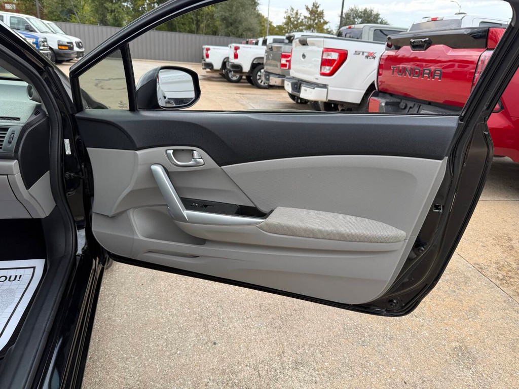 Honda Civic Vehicle Full-screen Gallery Image 13