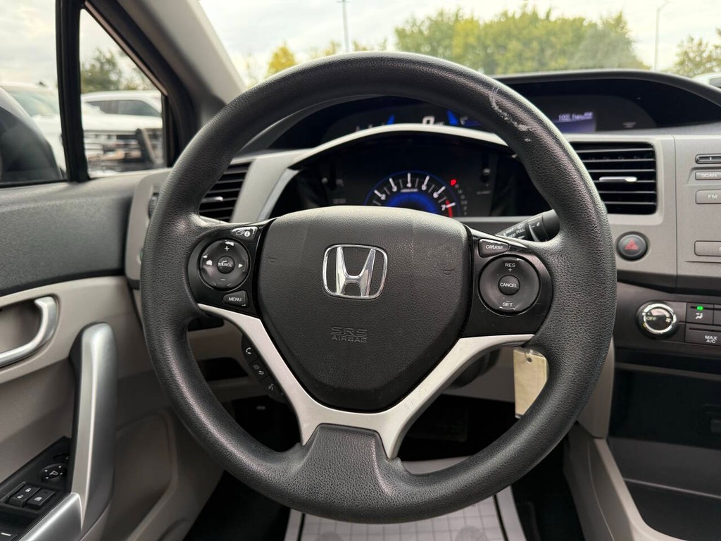 Honda Civic Vehicle Full-screen Gallery Image 17
