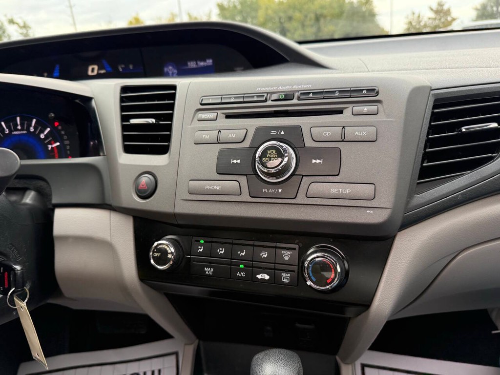 Honda Civic Vehicle Full-screen Gallery Image 19