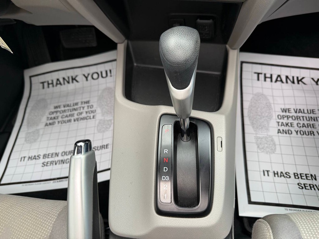 Honda Civic Vehicle Full-screen Gallery Image 22